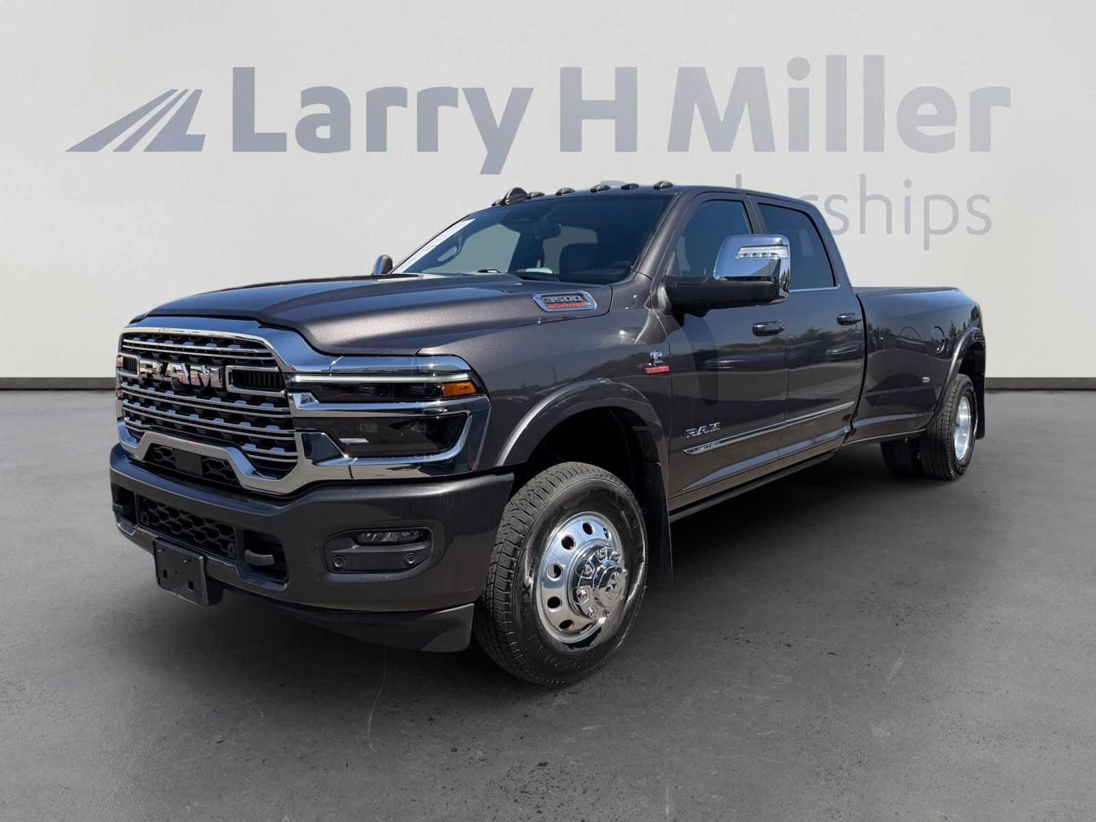 2025 RAM 3500 Limited 4X4 Crew Cab LWB's photo