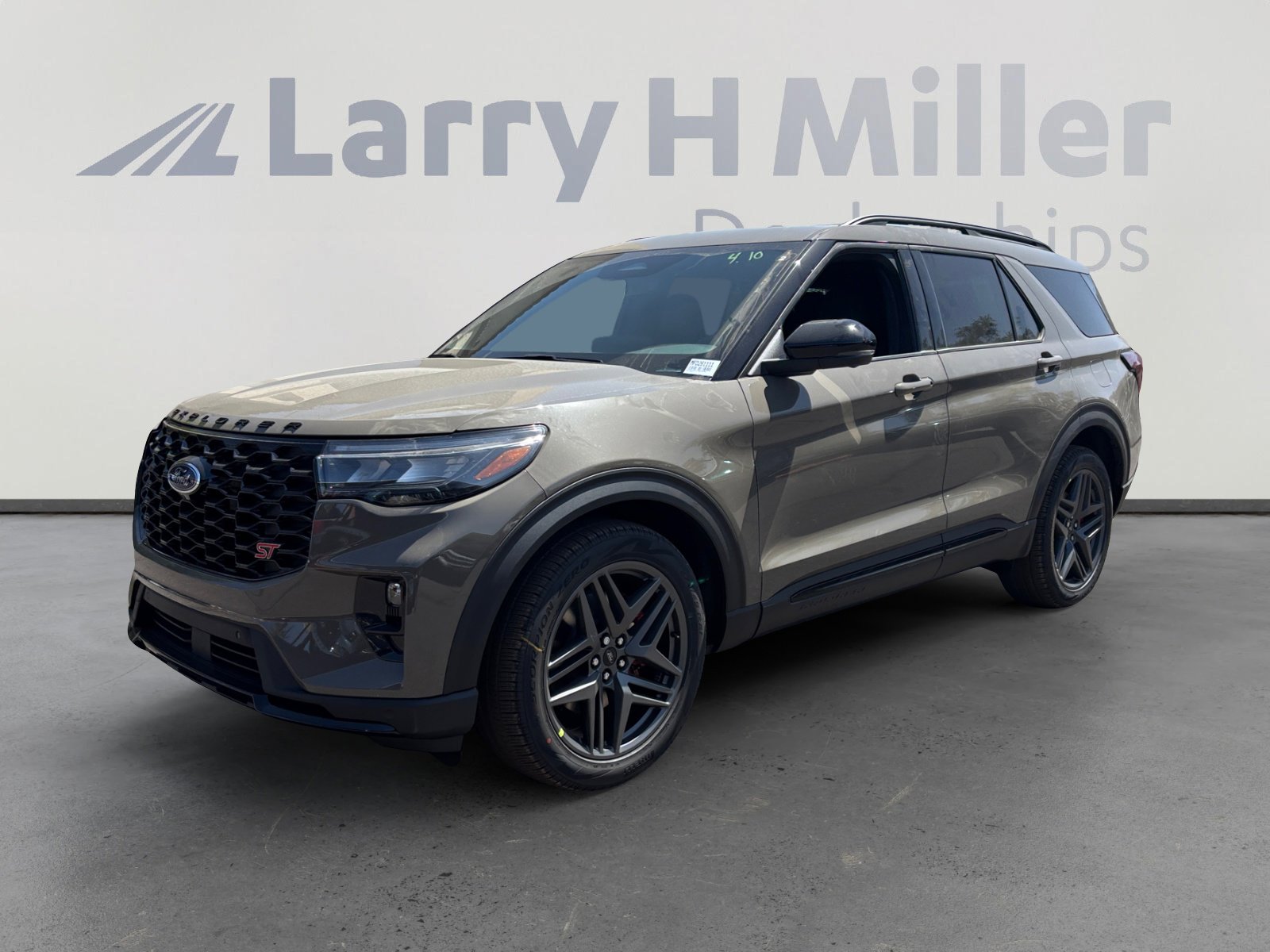 2026 Ford Explorer ST 4WD's photo