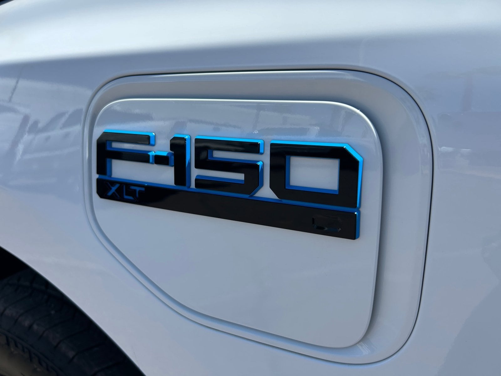 2024 Ford F-150 Lightning XLT - Photo 25