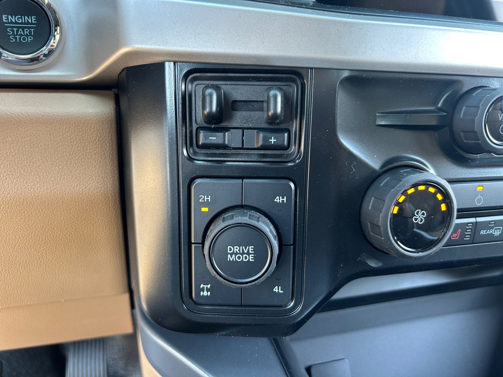 2025 Ford F-350 Super Duty XLT - Photo 33
