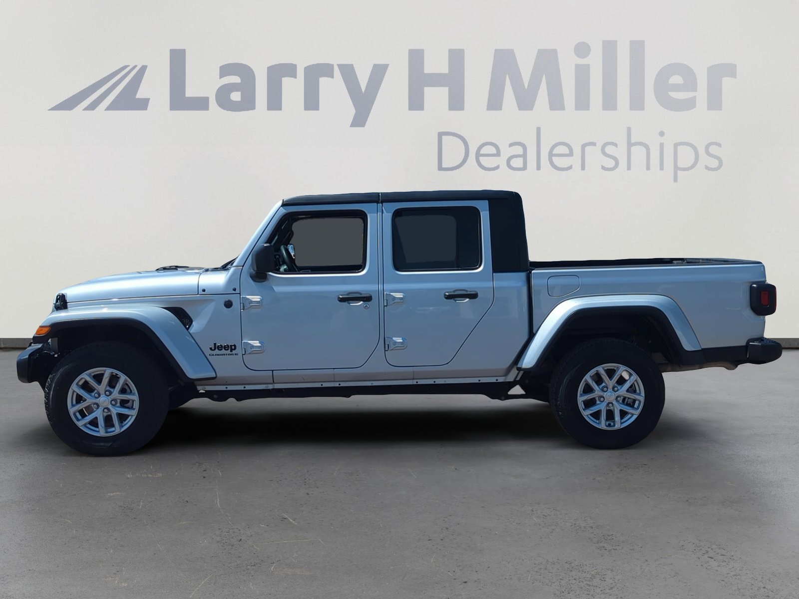 2023 Jeep Gladiator Sport S photo 3