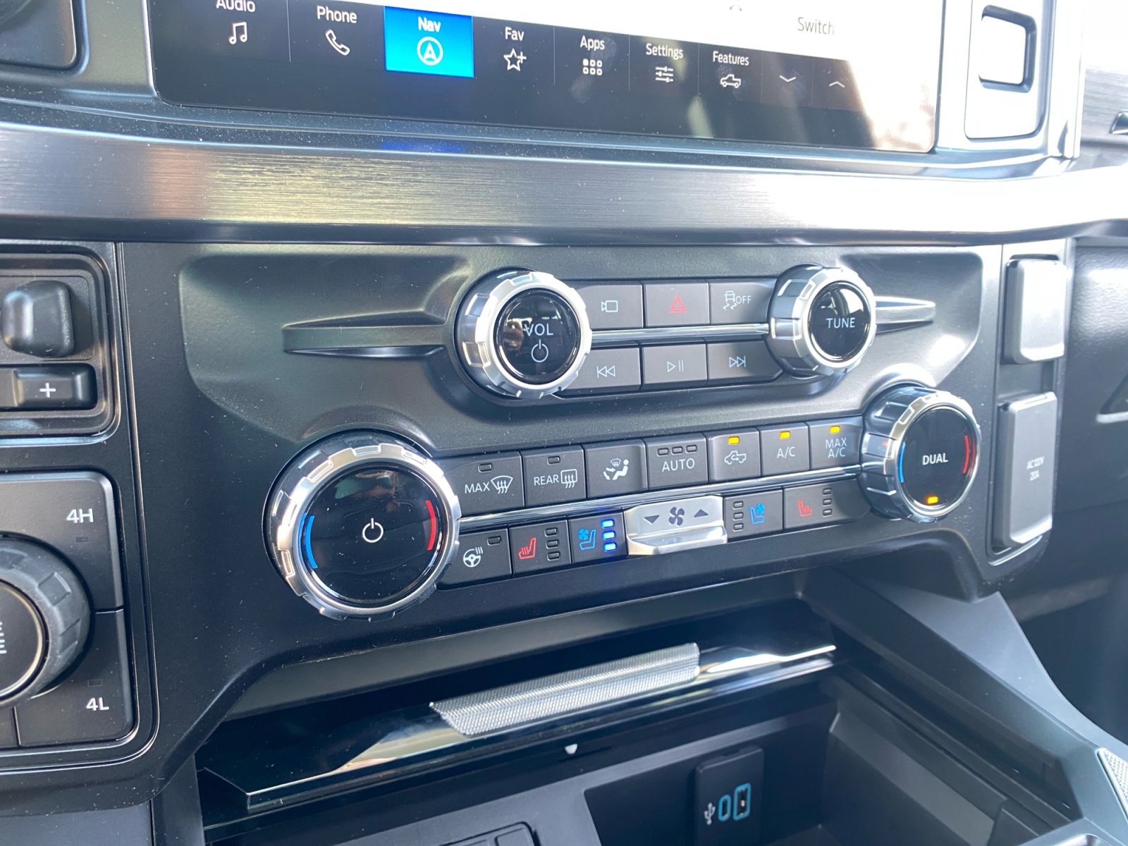 2025 Ford F-350 Super Duty Lariat - Photo 33
