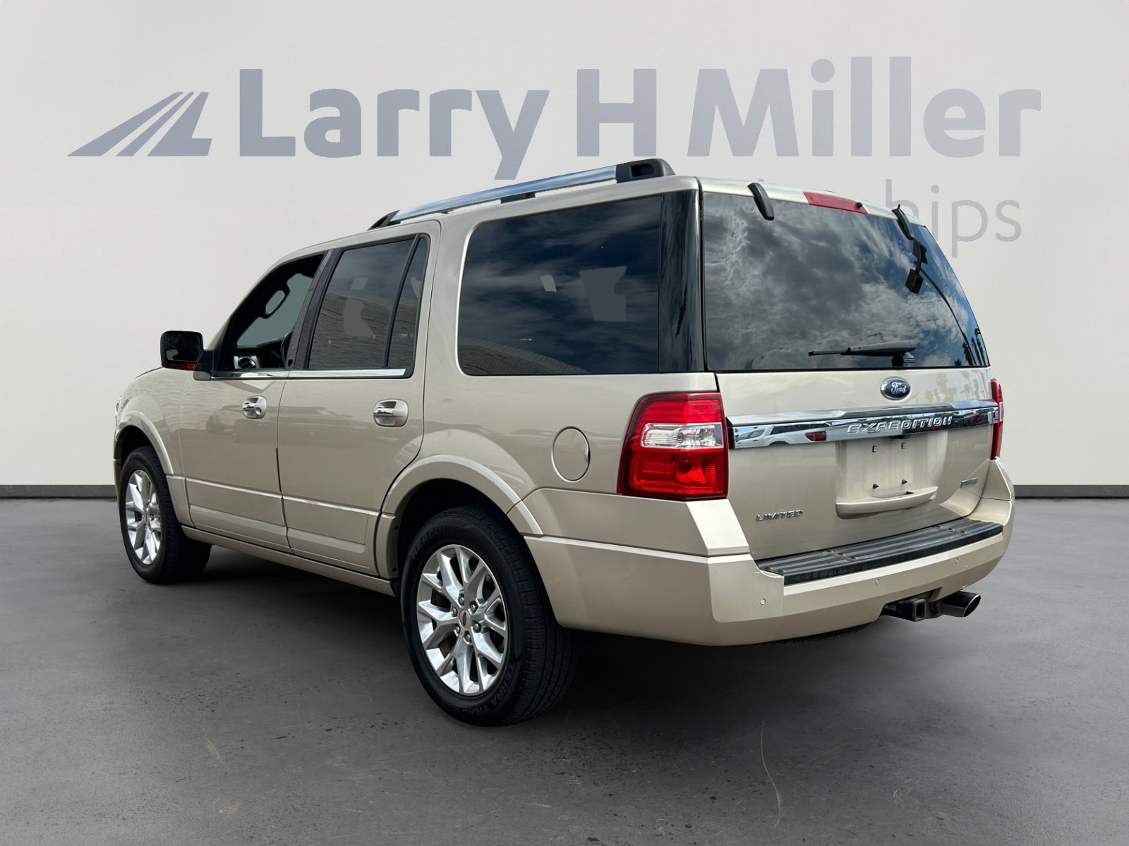 2017 Ford Expedition Limited photo 2