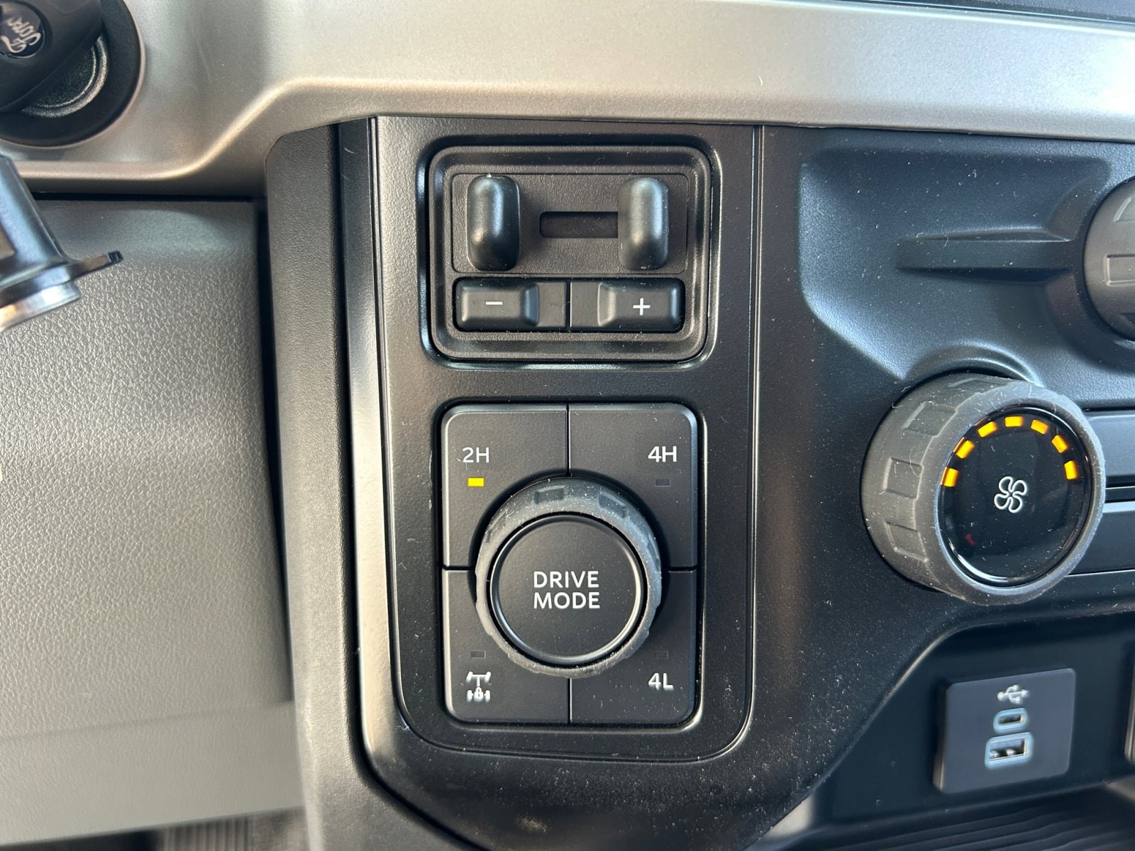 2025 Ford F-350 Super Duty XL - Photo 33