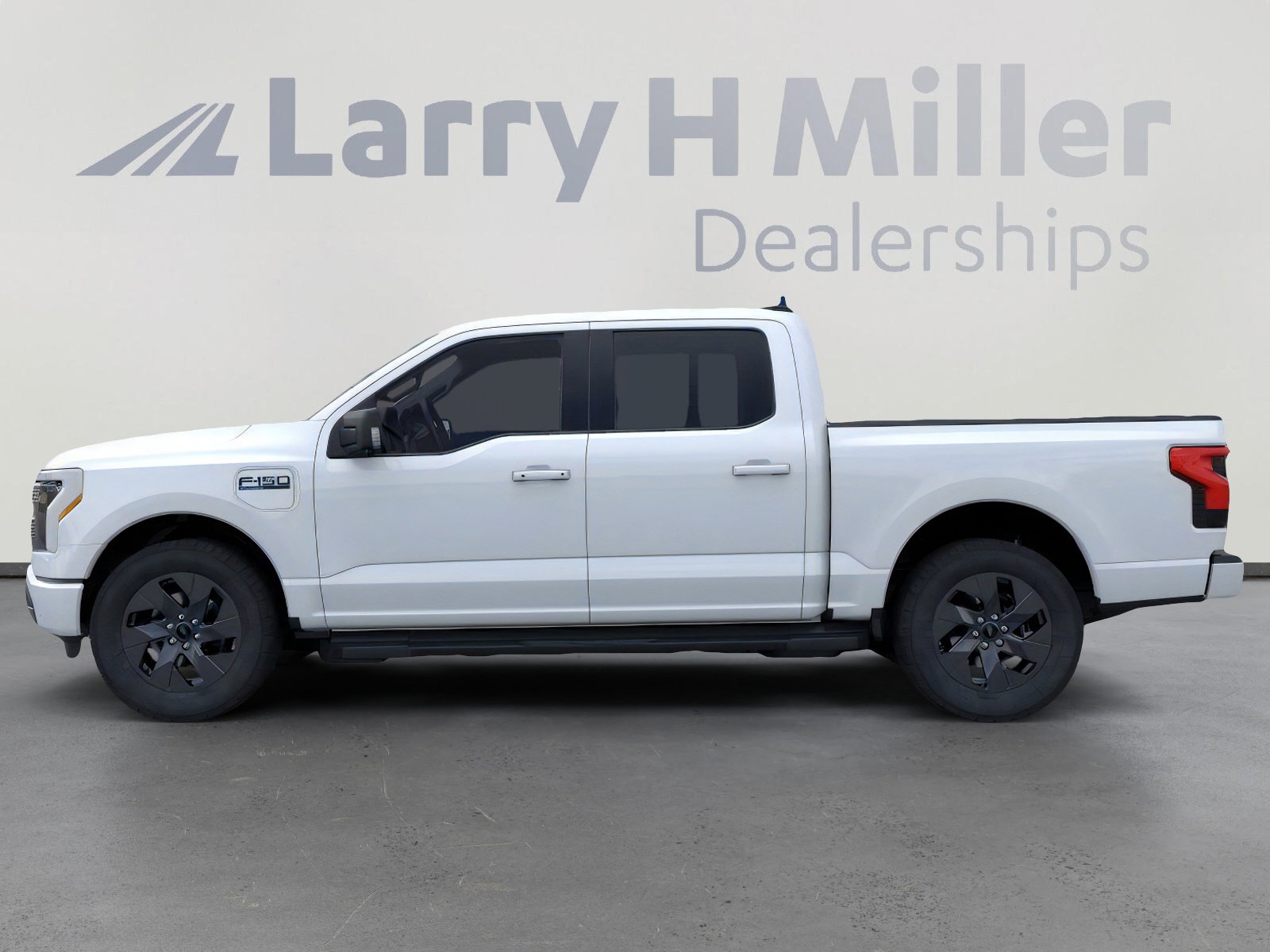 2025 Ford F-150 Lightning photo 2