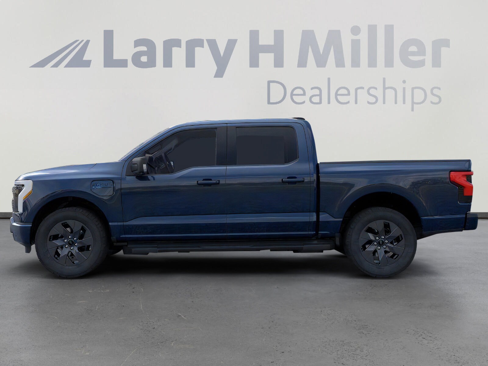 2025 Ford F-150 Lightning photo 4