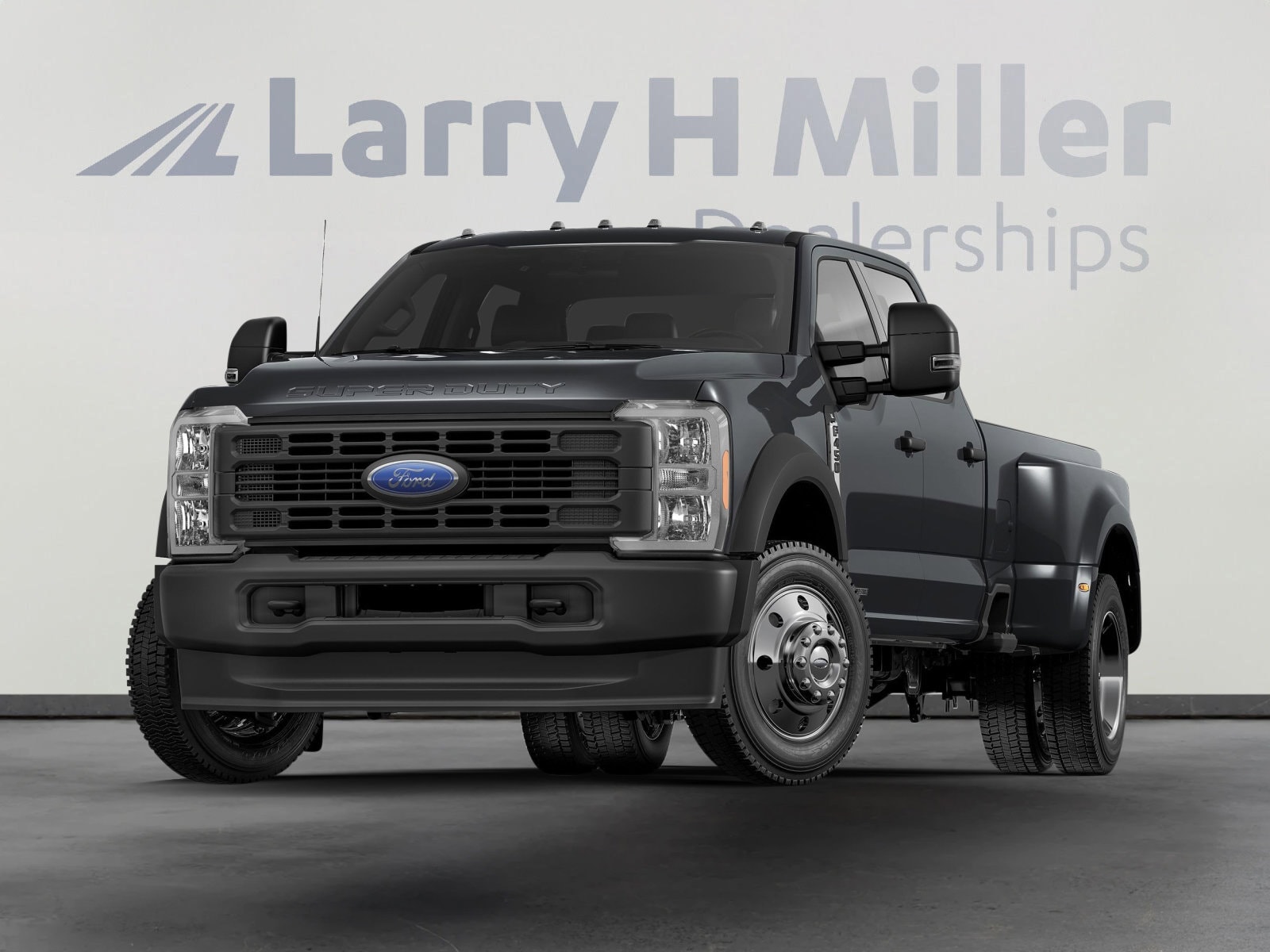 2026 Ford F-450 Platinum 4x4 Crew Cab 8' Box DRW's photo