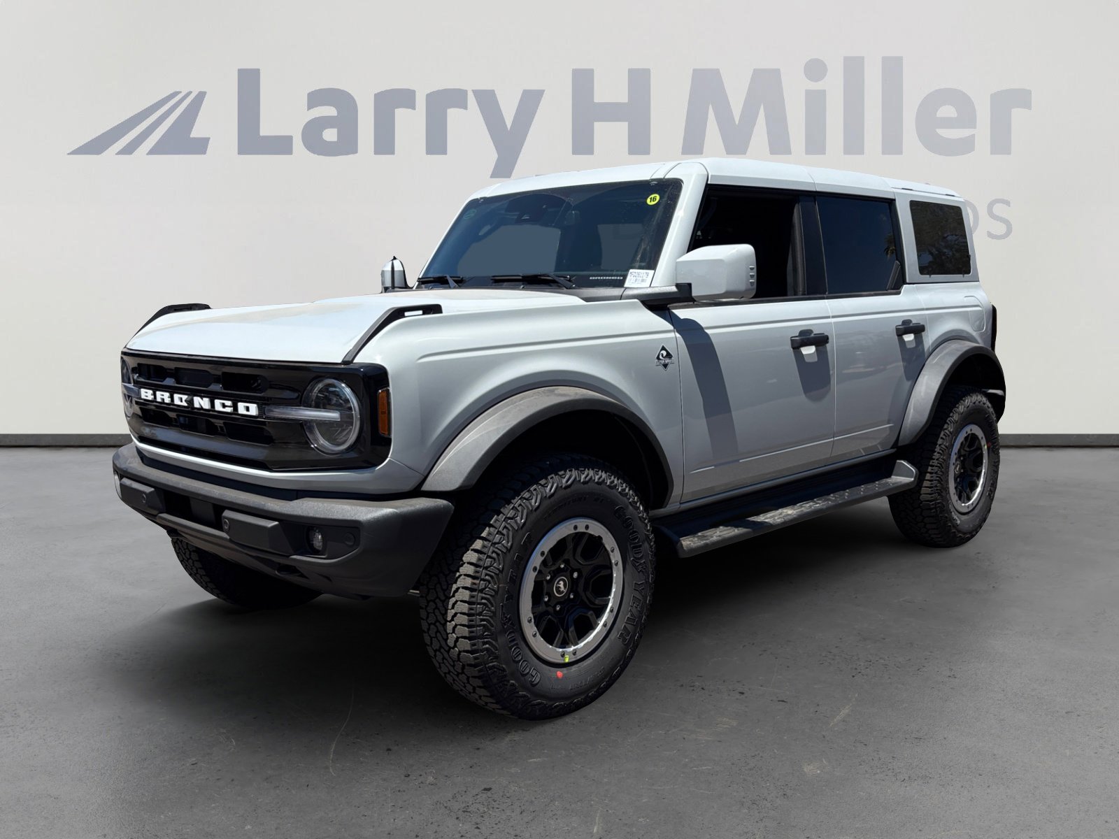 2026 Ford Bronco Outer Banks 4x4's photo