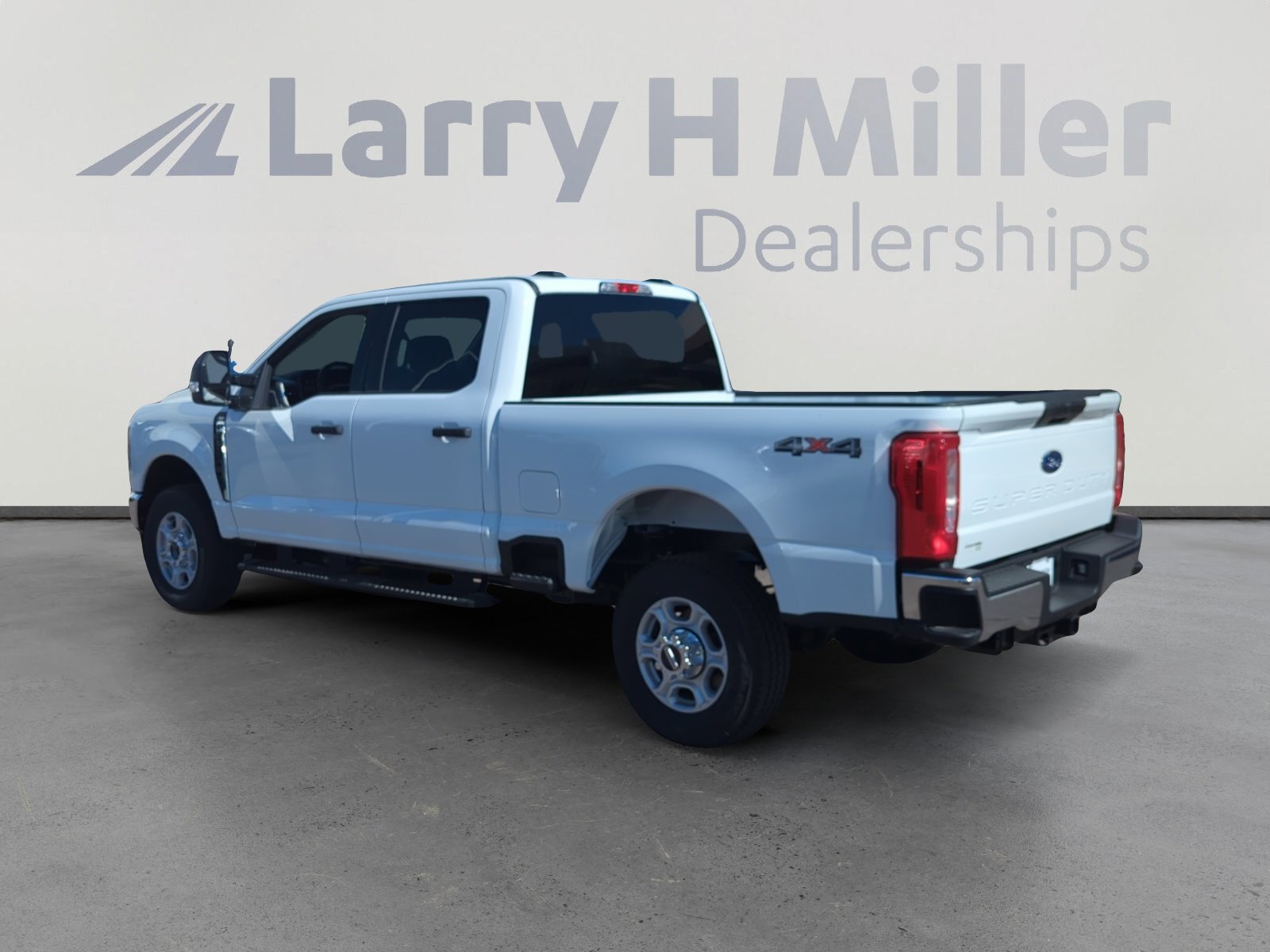 2025 Ford F-350 XLT photo 4