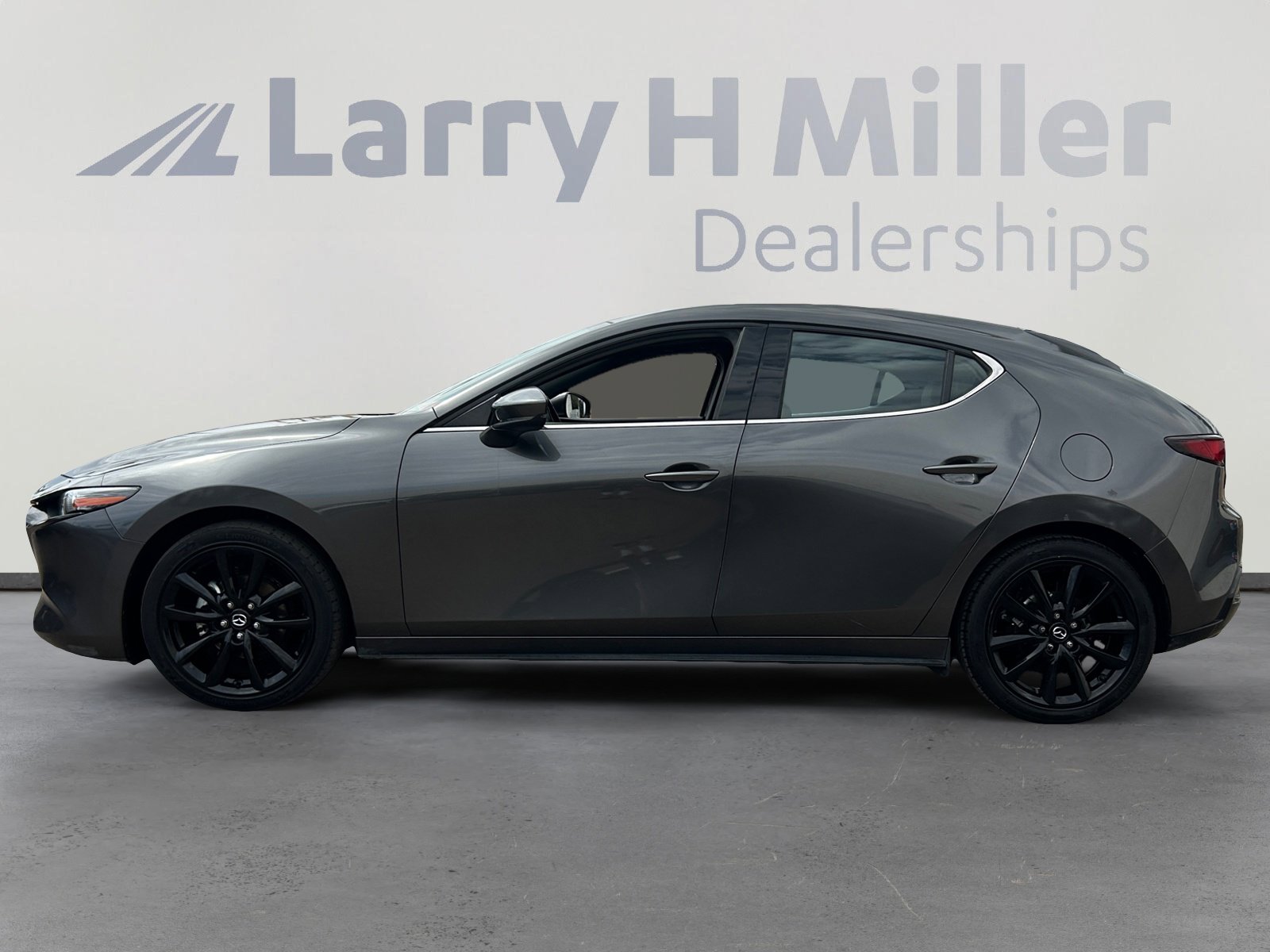 2021 Mazda Mazda3 Hatchback Premium photo 3