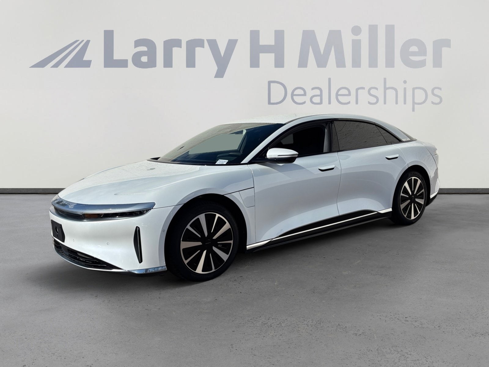 2023 Lucid Air Pure's photo