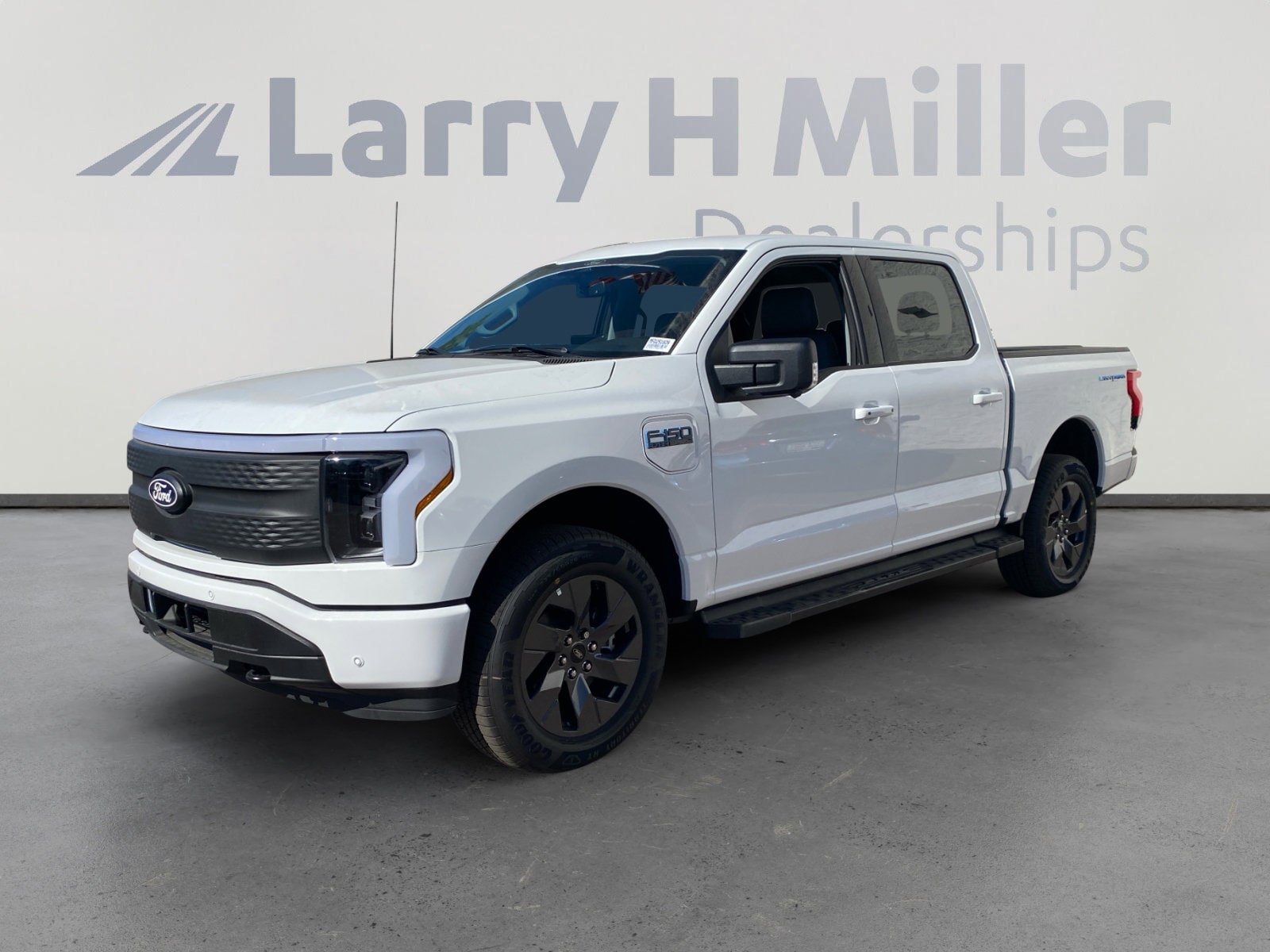 2025 Ford F-150 Lightning Flash's photo