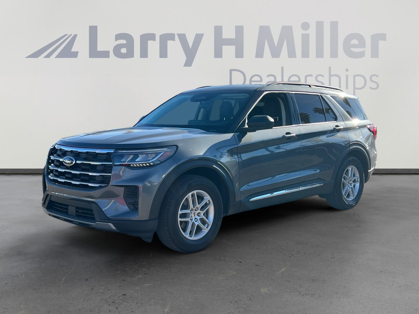 2025 Ford Explorer Active's photo