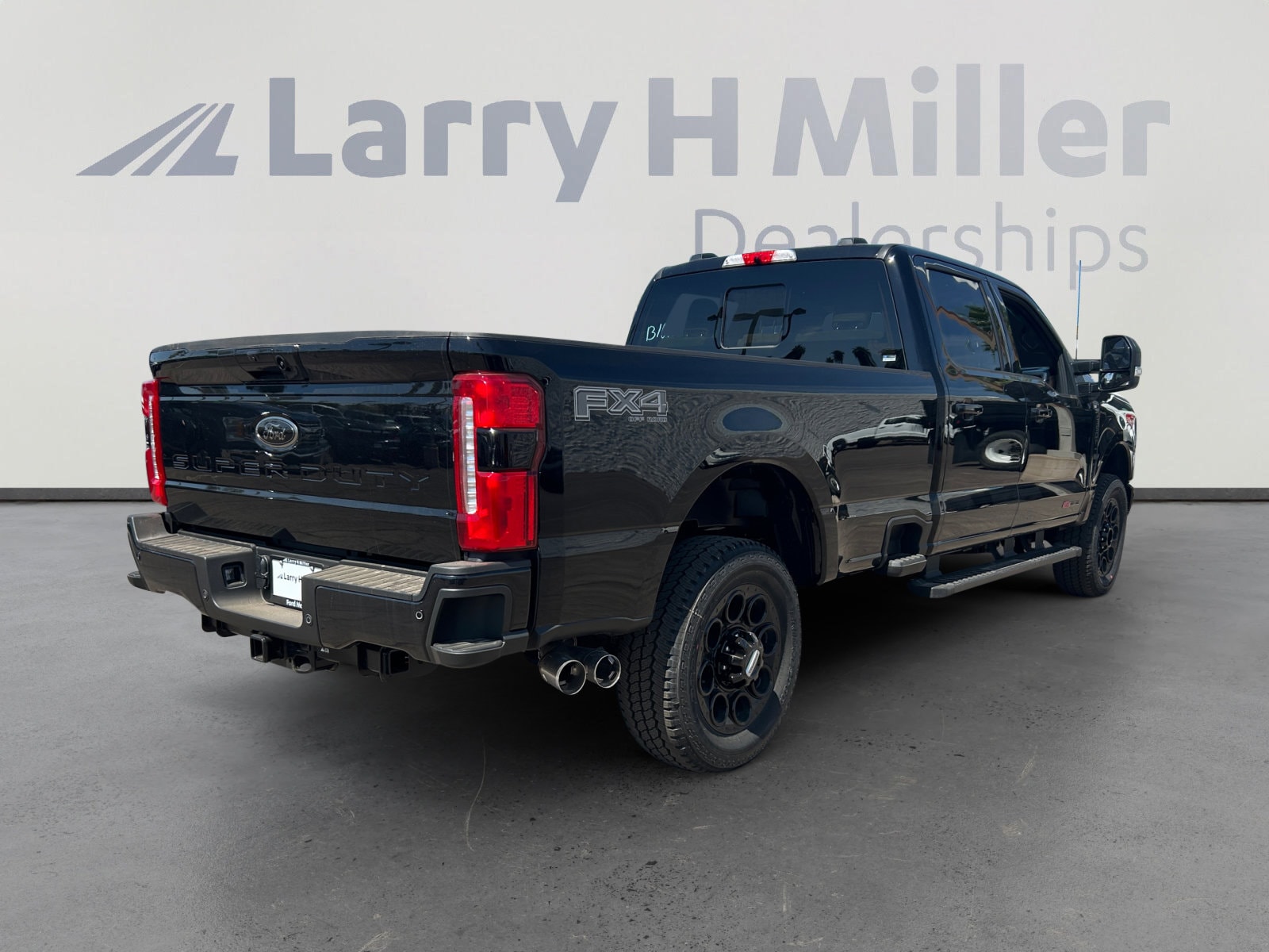 2025 Ford F-350 Super Duty XLT - Photo 6