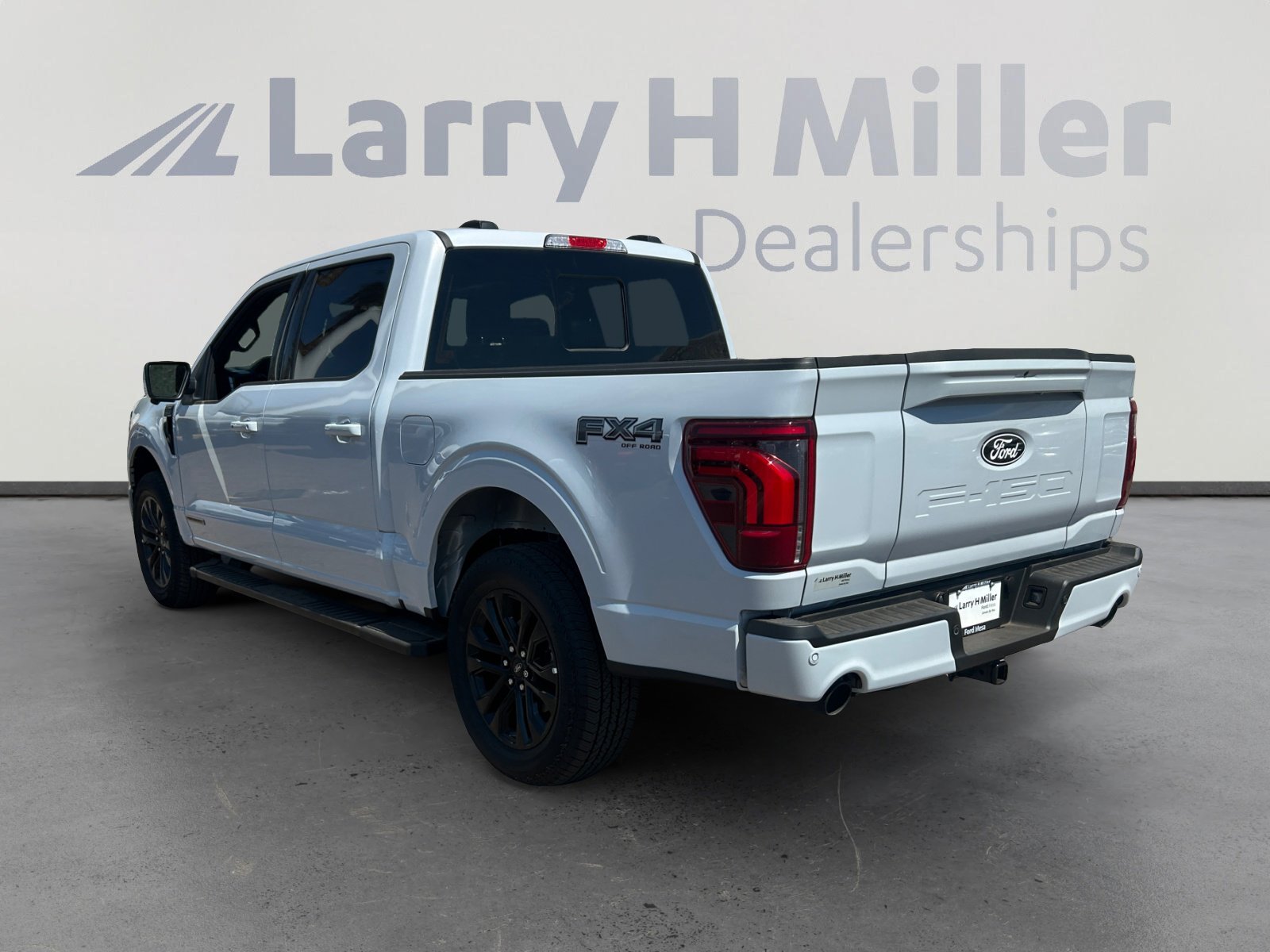 2025 Ford F-150 Lariat photo 2
