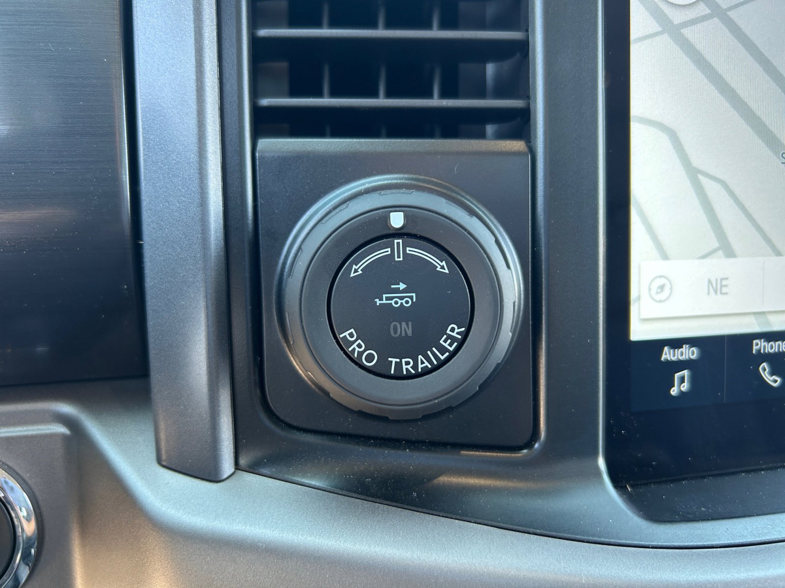 2024 Ford F-150 Lightning XLT - Photo 33