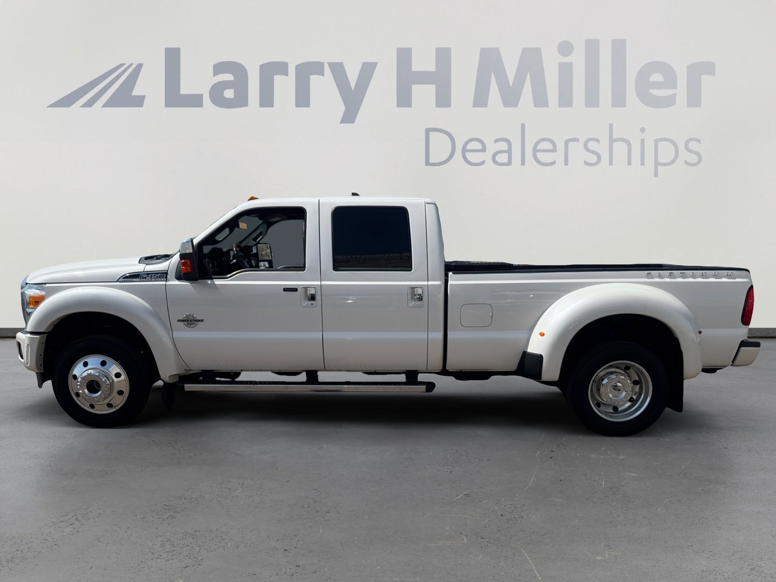 2016 Ford F-450 Platinum photo 3