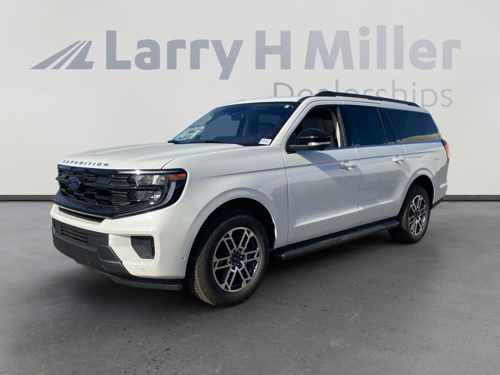 2025 Ford Expedition Active's photo