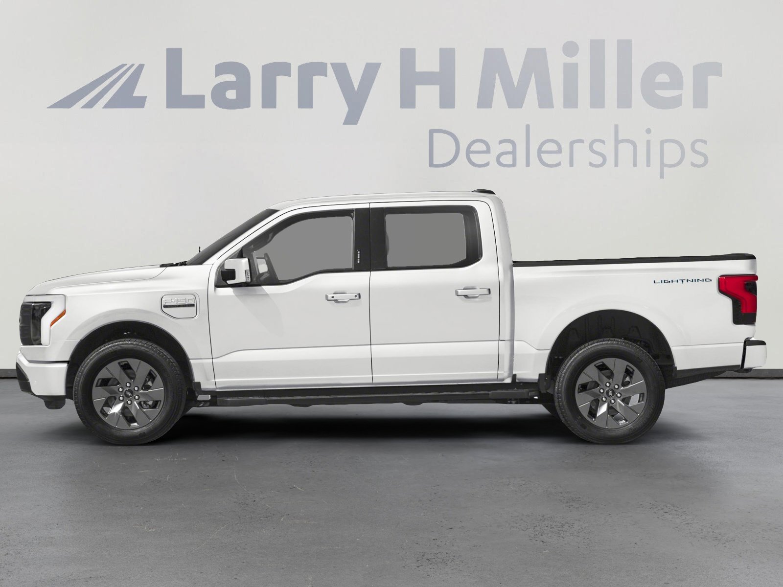 2025 Ford F-150 Lightning Lariat photo 4