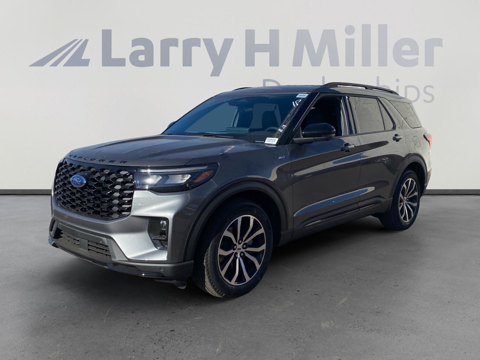 2026 Ford Explorer ST-LINE's photo