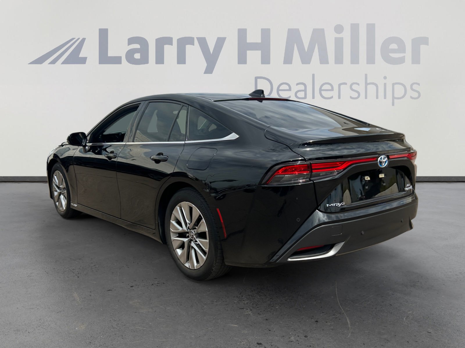 2022 Toyota Mirai XLE photo 4