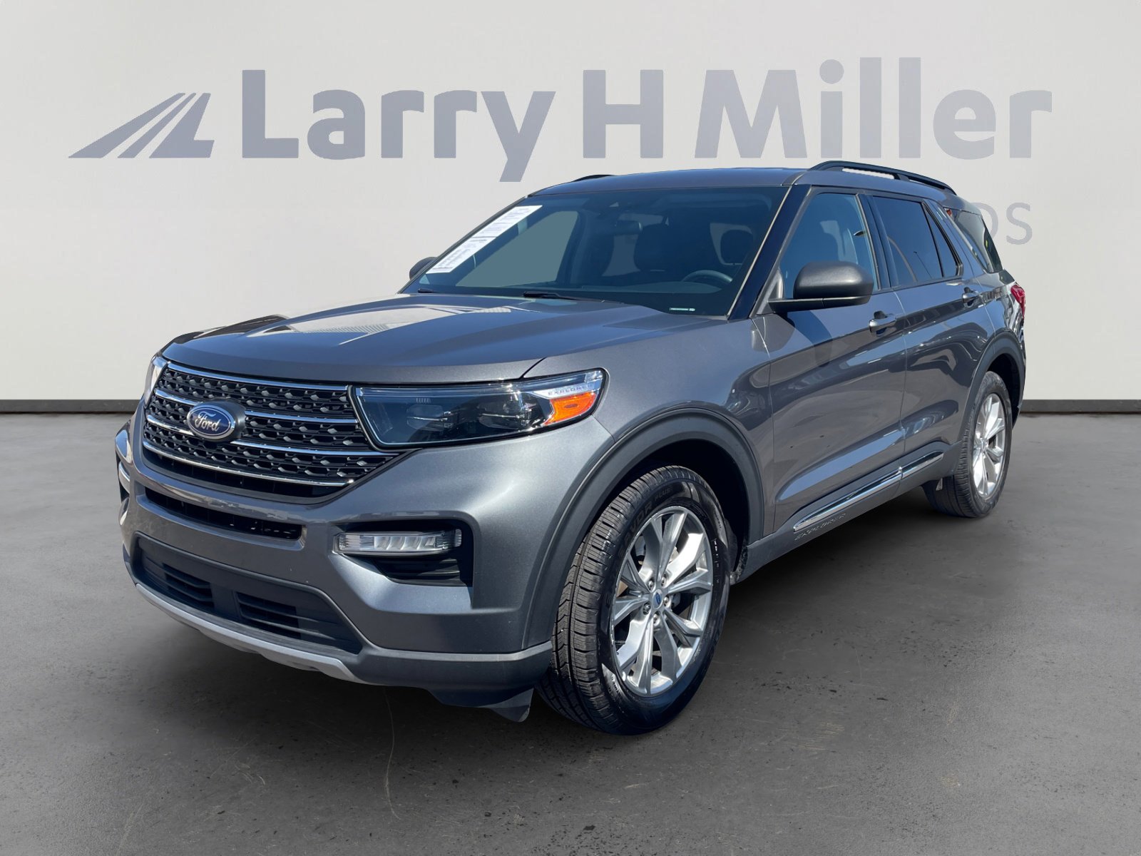 2023 Ford Explorer XLT RWD's photo