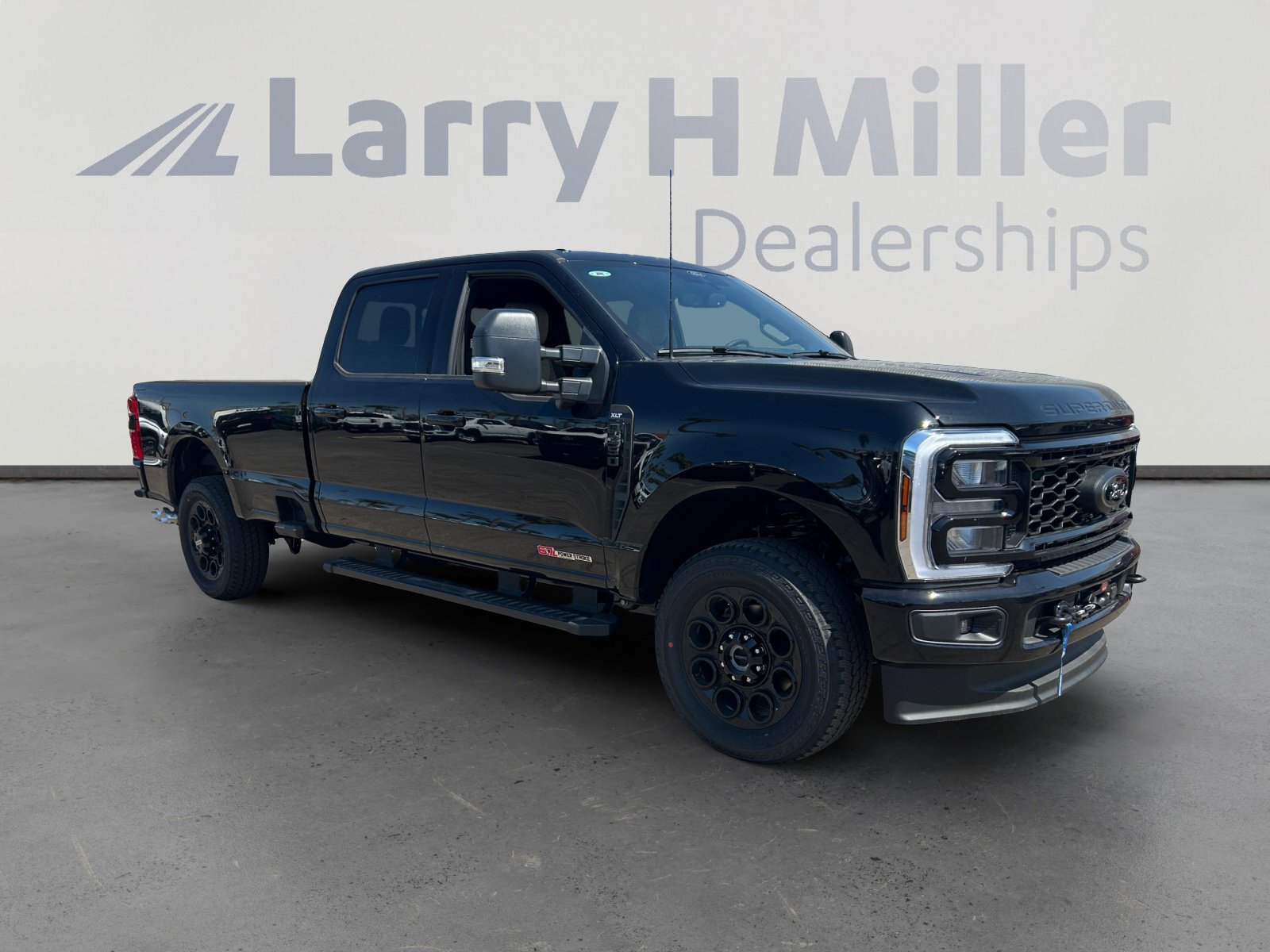 2025 Ford F-350 Super Duty XLT - Photo 8