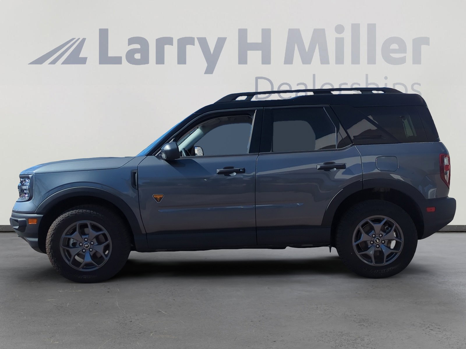2024 Ford Bronco Sport Badlands photo 2