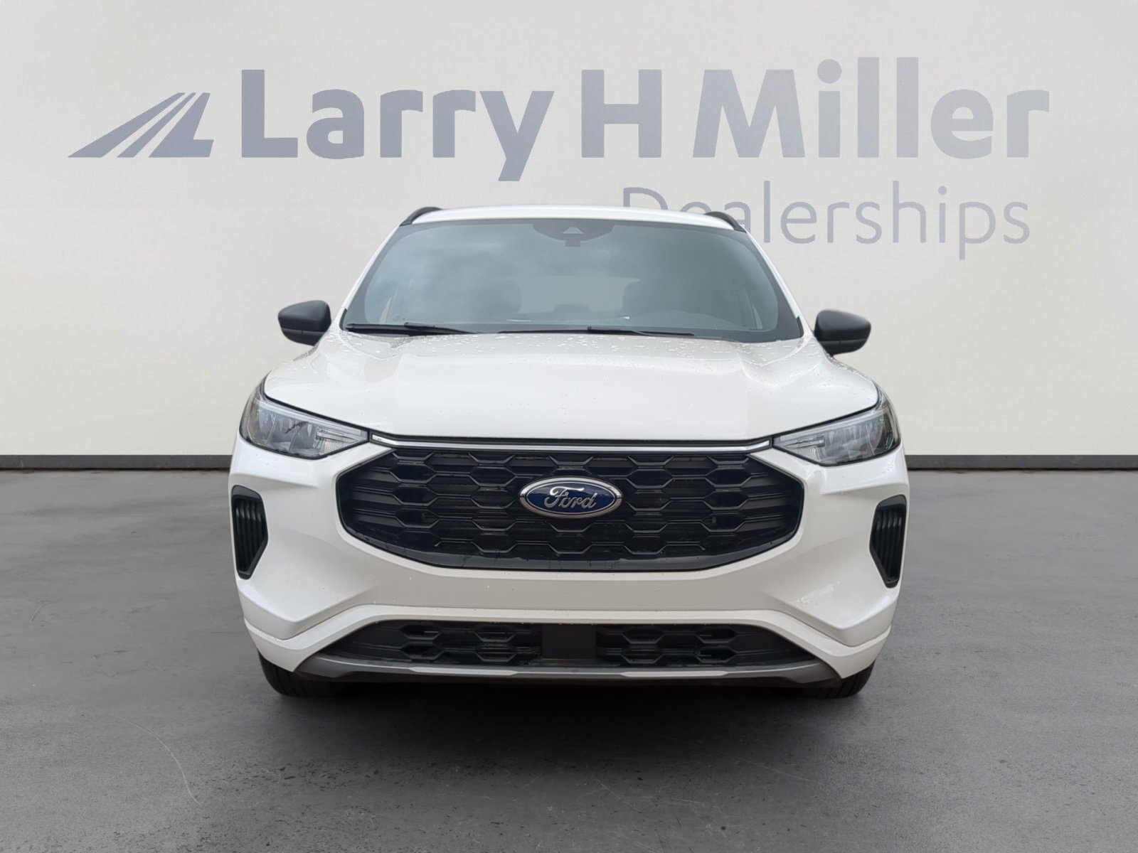 2024 Ford Escape ST-Line photo 2