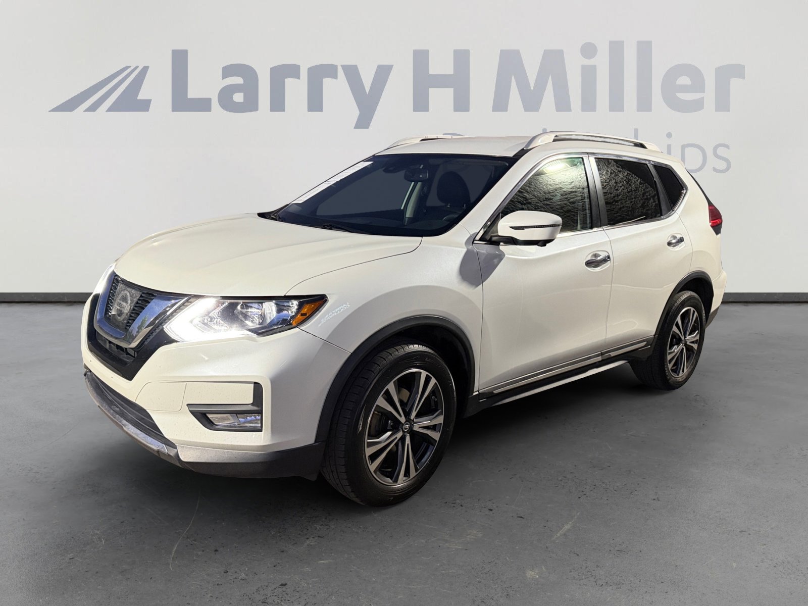 2017 Nissan Rogue SL AWD's photo
