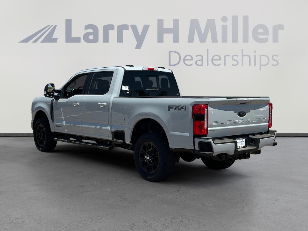 New 2026 Ford F-350 Lariat Truck Crew Cab