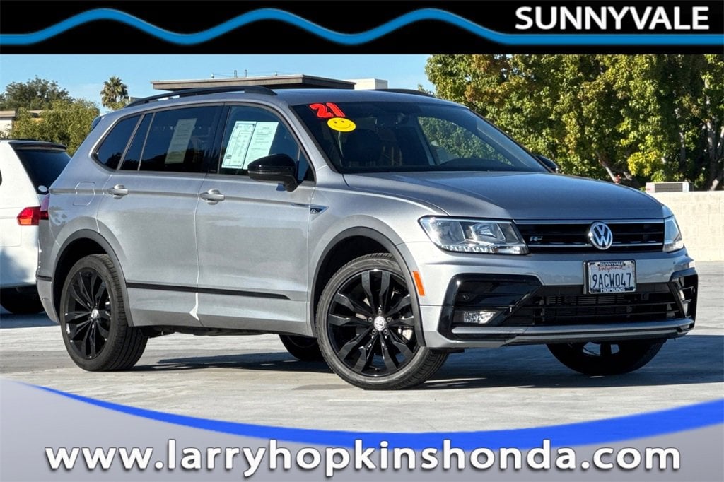 2021 Volkswagen Tiguan SE R-LINE BLACK's photo