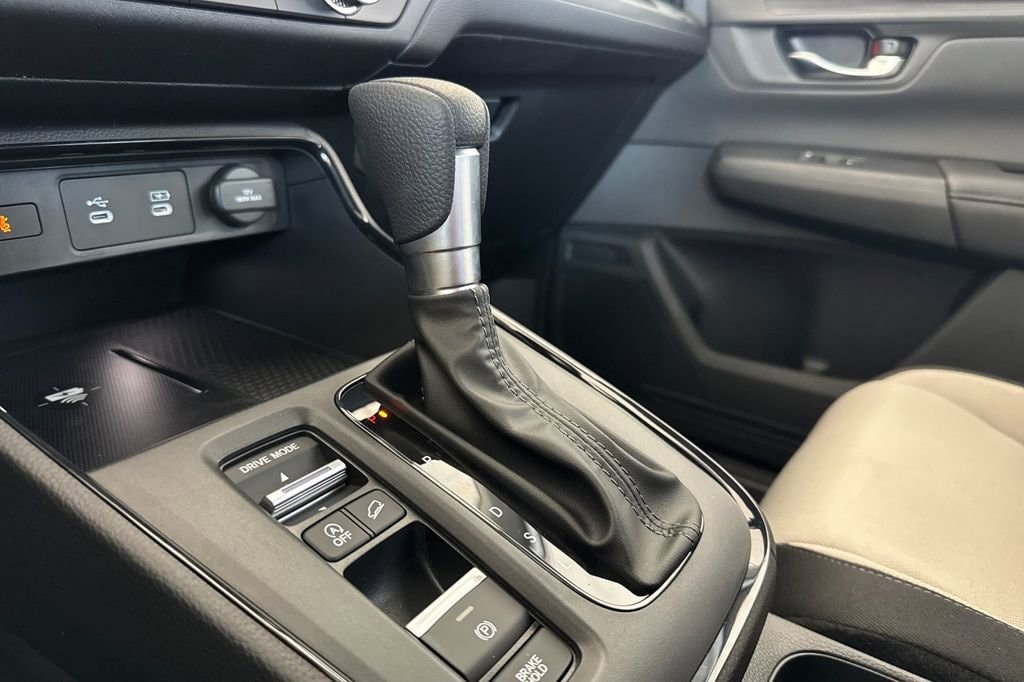2026 Honda CR-V LX - Photo 17