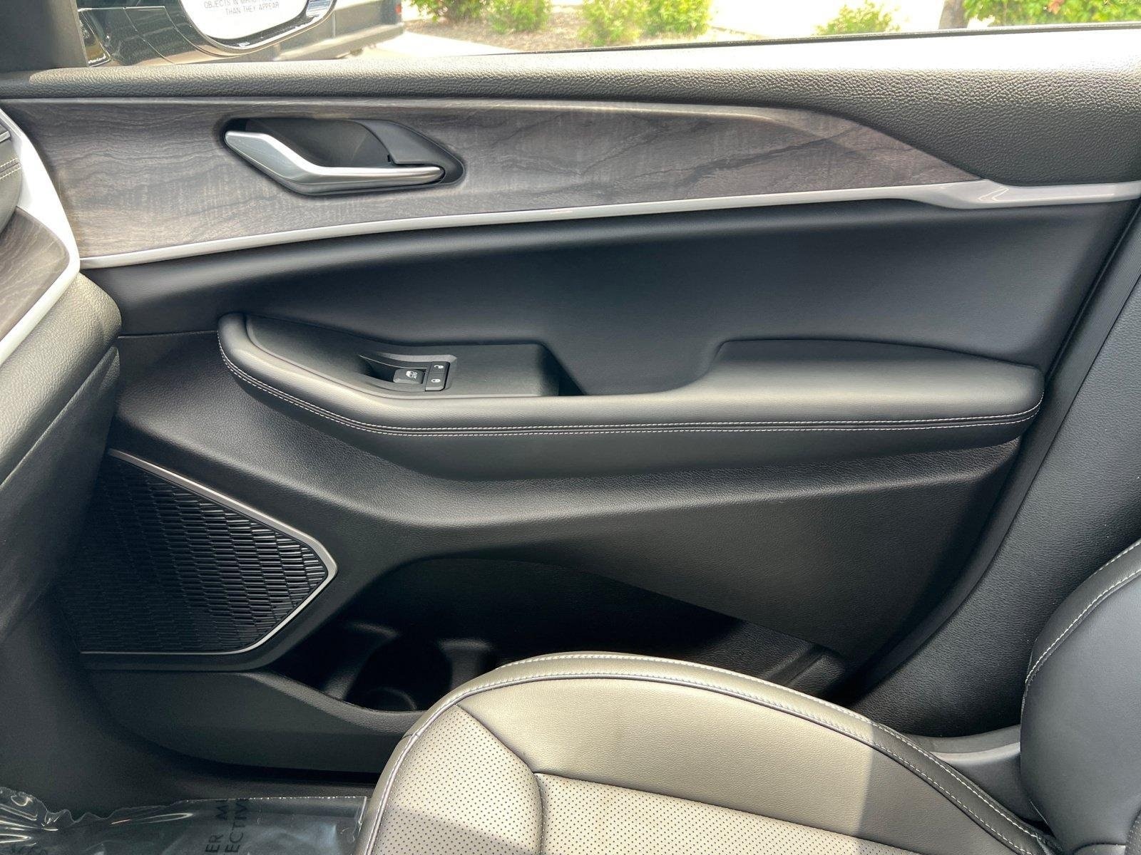 2025 Jeep Grand Cherokee Limited - Photo 17