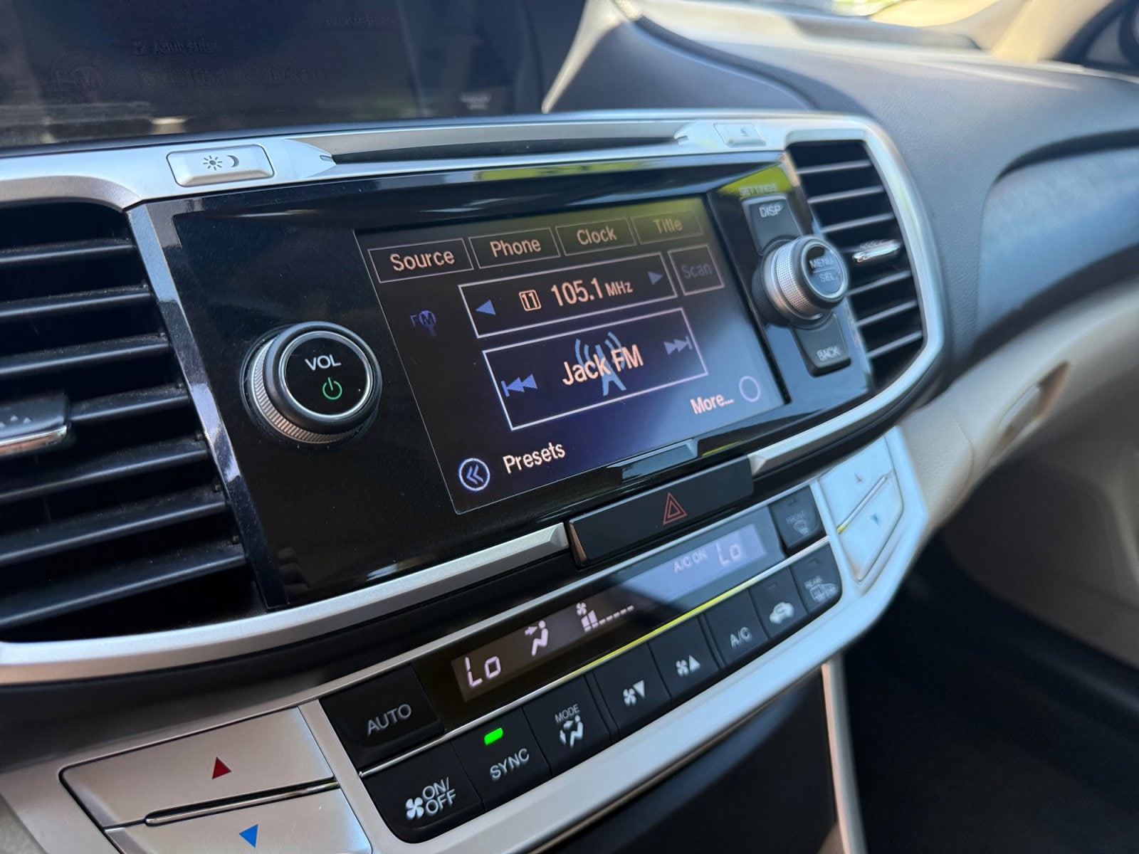 2015 Honda Accord EX-L - Photo 13