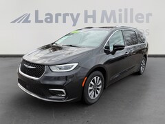 Bargain Used 2021 Chrysler Pacifica Touring L! TAKE THE FAMILY! Van Passenger Van for sale near you in Boise, ID
