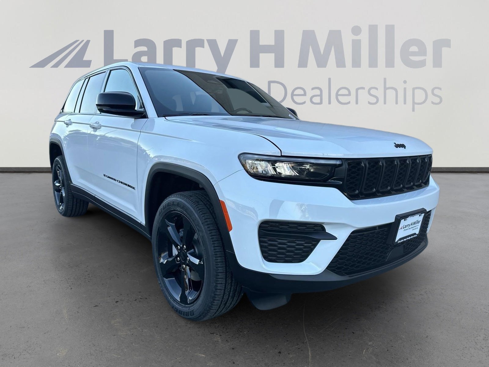 2025 Jeep Grand Cherokee Altitude photo 4