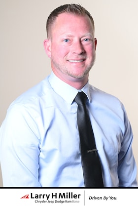 Staff member Patrick from ID_e737e9bcf4ce