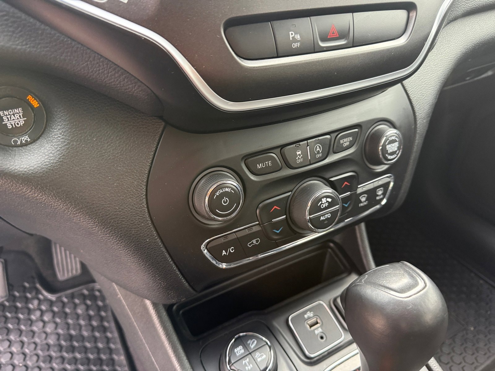 2019 Jeep Cherokee Trailhawk - Photo 13