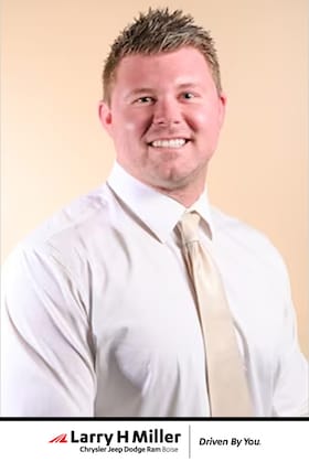 Staff member Mason from ID_27af125e9689