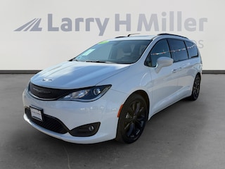Used 2018 Chrysler Pacifica Touring L Plus FAMILY CRUISER! Van Boise, ID