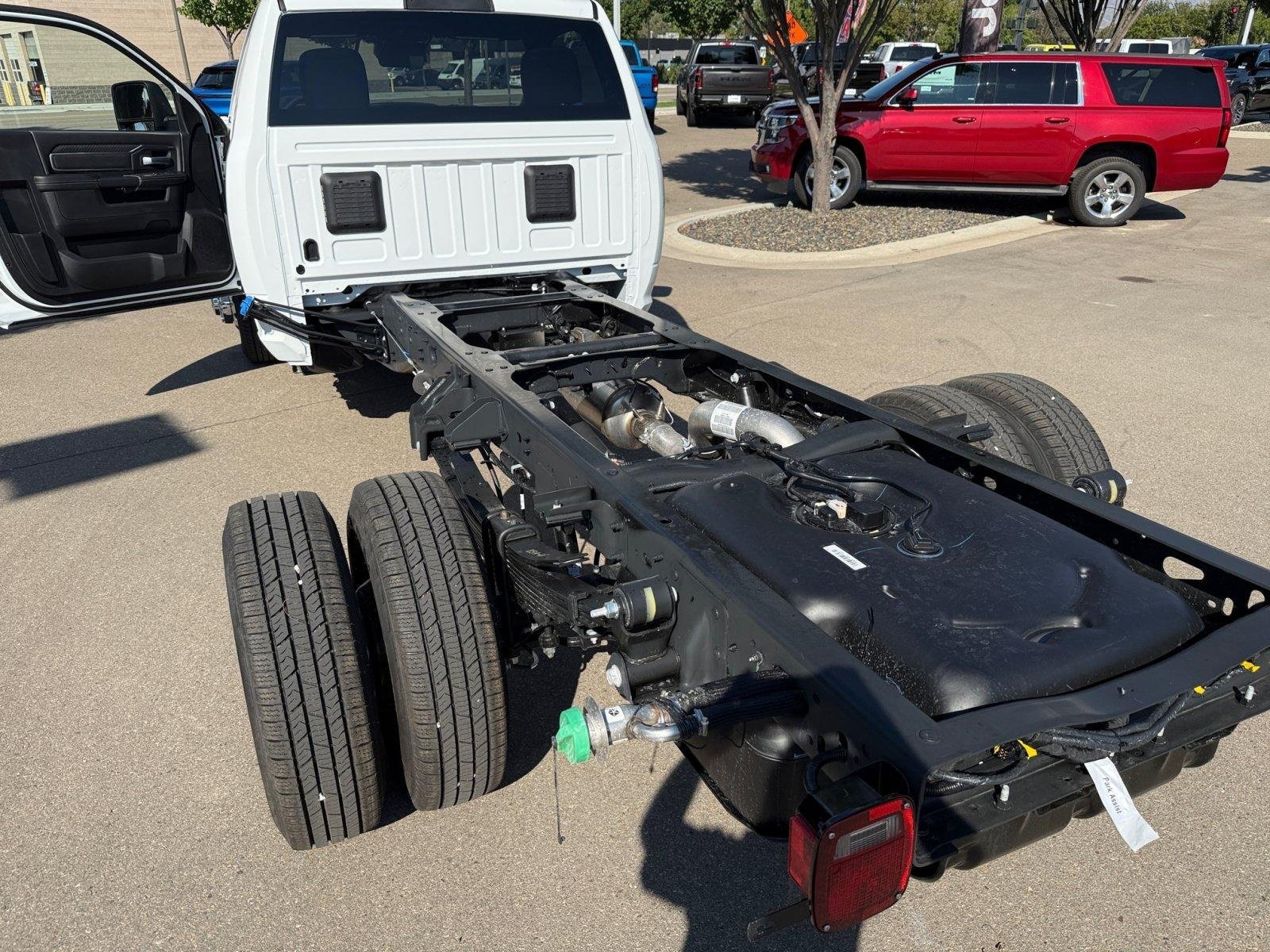 2026 RAM 3500 Chassis Big Horn - Photo 35