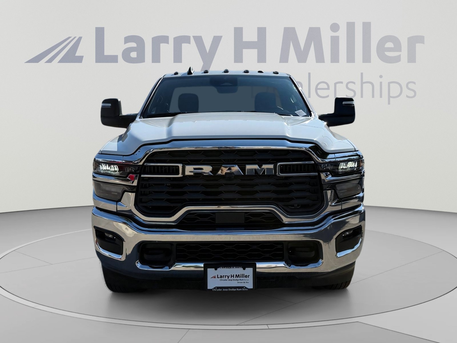 2026 RAM 3500 Chassis Big Horn - Photo 9