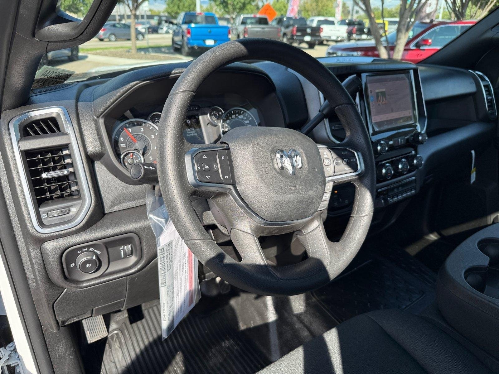 2026 RAM 3500 Chassis Big Horn - Photo 10