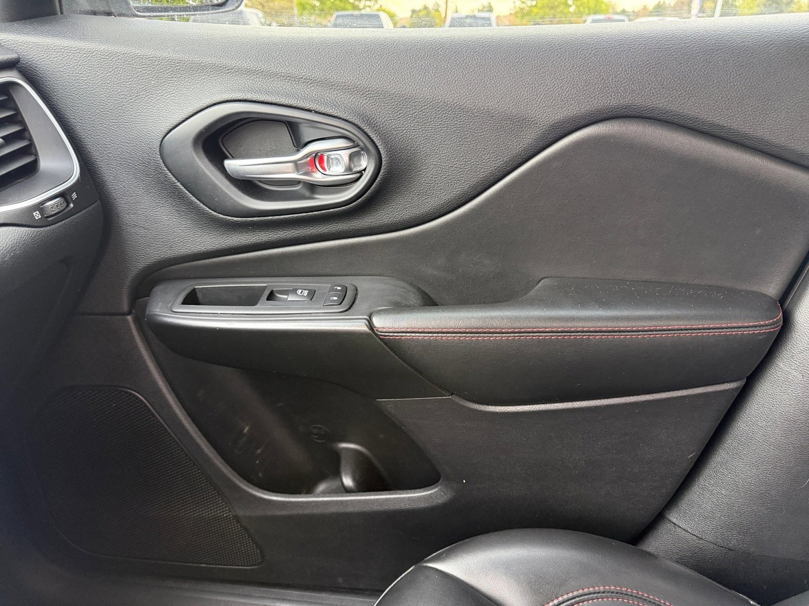 2019 Jeep Cherokee Trailhawk - Photo 17