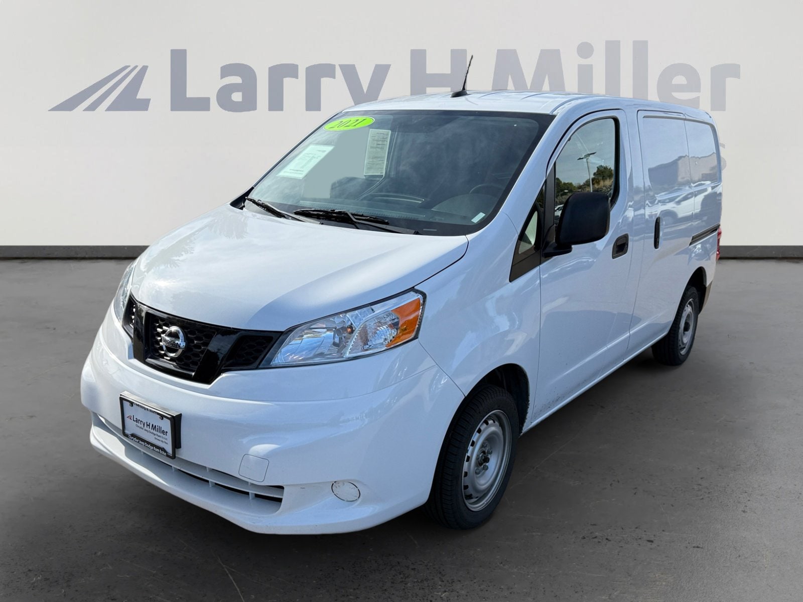 2021 Nissan NV200 S's photo