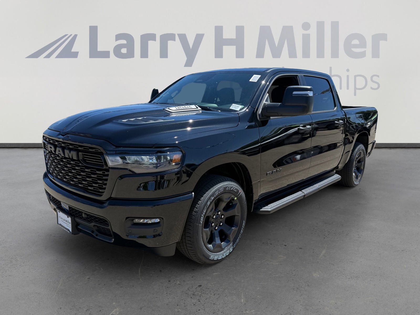 2026 RAM 1500 Express 4x4 Crew Cab 5'7's photo