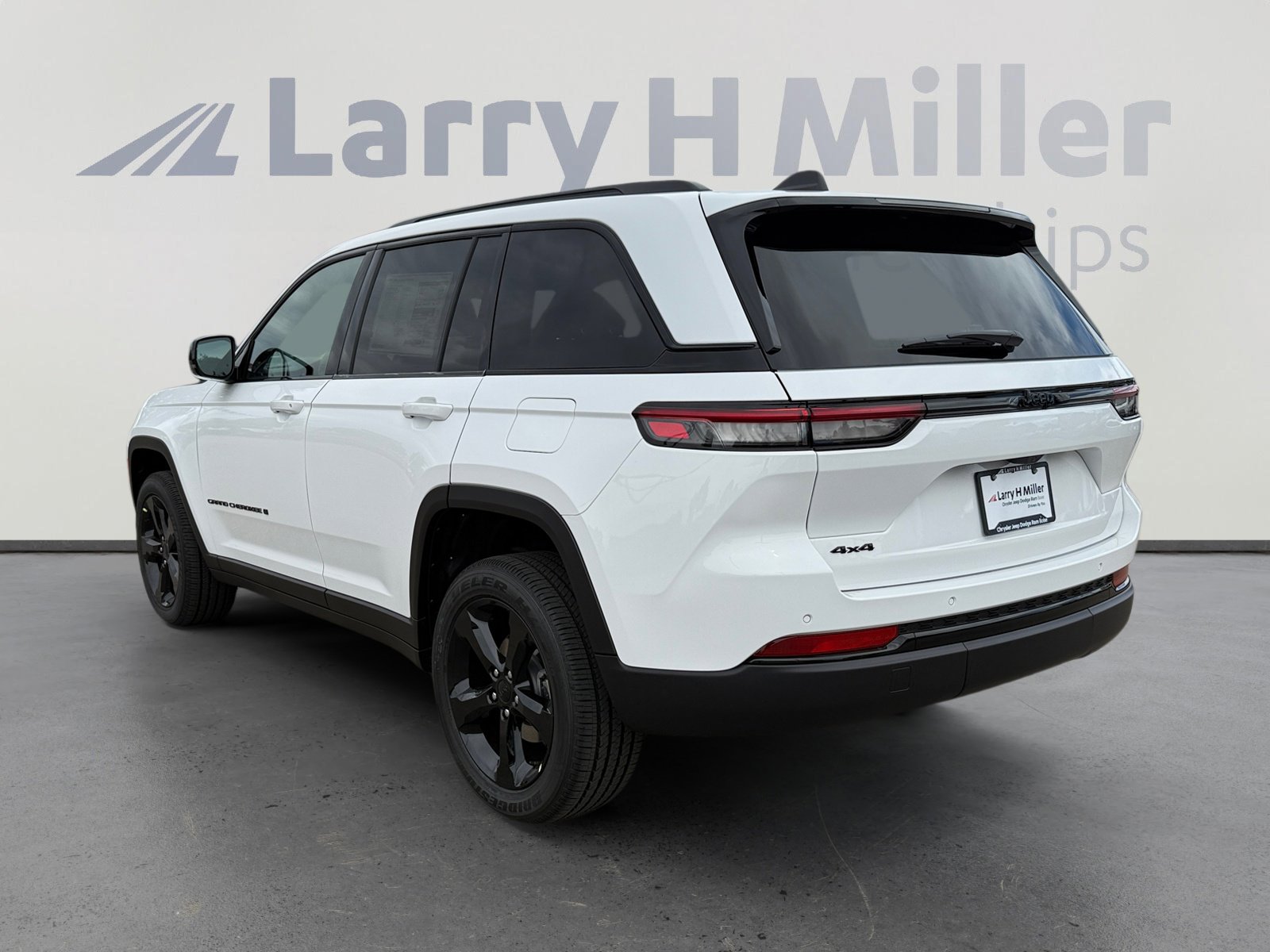 2025 Jeep Grand Cherokee Altitude X photo 2