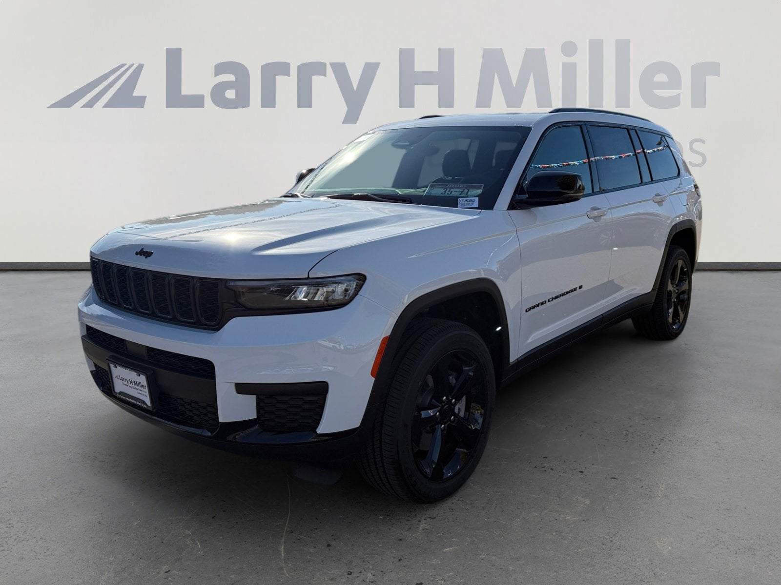 2025 Jeep Grand Cherokee L Altitude's photo