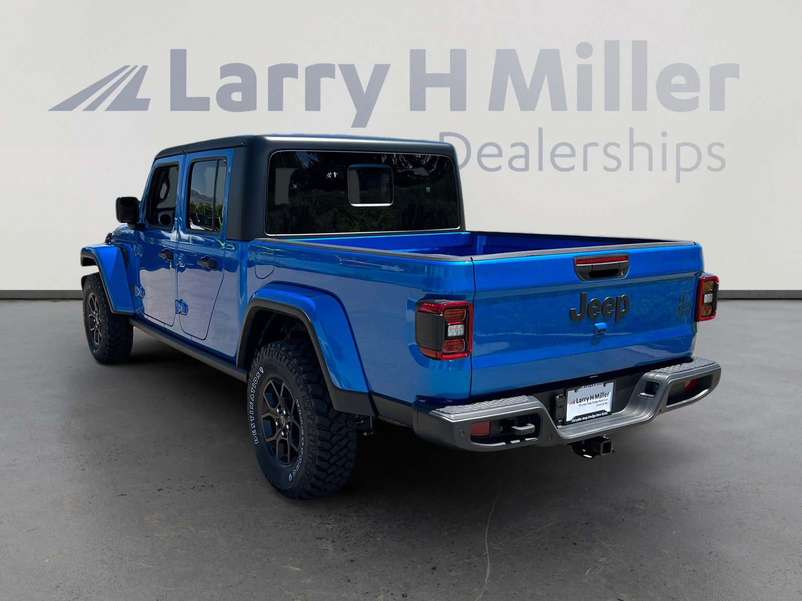 2025 Jeep Gladiator Willys photo 5
